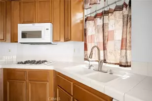 29511 Dana Ct, Canyon Country, CA 91387 - Photo 11