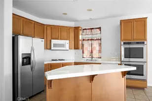 29511 Dana Ct, Canyon Country, CA 91387 - Photo 9
