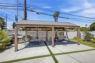 18853 Saticoy, Reseda, CA 91335 - Photo 5