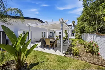 18853 Saticoy, Reseda, CA 91335 - Photo 13