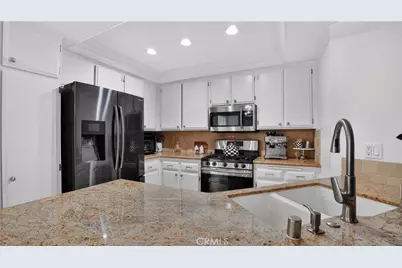 9925 Variel Avenue #26, Chatsworth, CA 91311 - Photo 11