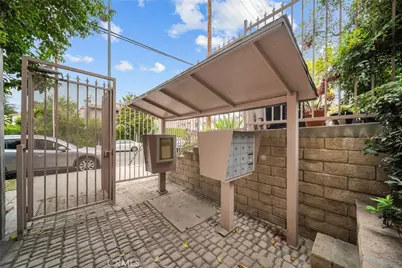 7130 Glade Avenue #J, Canoga Park, CA 91303 - Photo 23