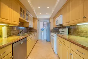 619 E Elmwood Ave, Burbank, CA 91501 - Photo 7