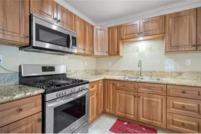 8036 Whitsett Avenue, North Hollywood, CA 91605 - Photo 11