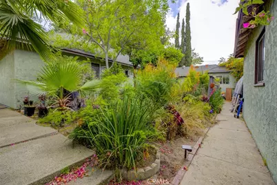 10330 Woodward, Sunland, CA 91040 - Photo 29