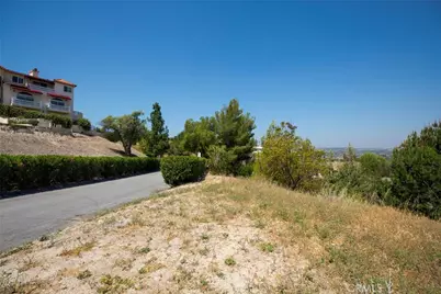 23811 Bella Vista Dr, Newhall, CA 91321 - Photo 3