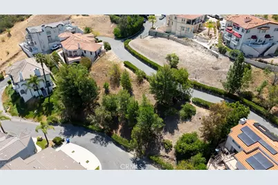 23811 Bella Vista Dr, Newhall, CA 91321 - Photo 13