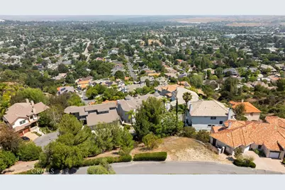 23811 Bella Vista Dr, Newhall, CA 91321 - Photo 9