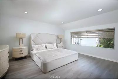 9560 Via Bernardo, Burbank, CA 91504 - Photo 7