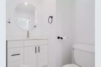 13942 Oxnard Street, Valley Village, CA 91401 - Photo 23