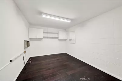9745 Via Roma, Burbank, CA 91504 - Photo 27