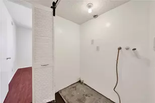 9745 Via Roma, Burbank, CA 91504 - Photo 21