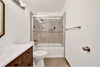9745 Via Roma, Burbank, CA 91504 - Photo 19