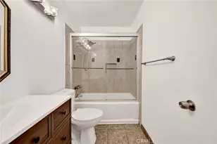 9745 Via Roma, Burbank, CA 91504 - Photo 19
