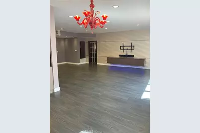 12540 Burbank Boulevard #103, Valley Village, CA 91607 - Photo 5