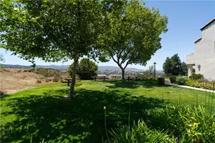 21200 Trumpet Dr, Newhall, CA 91321 - Photo 3