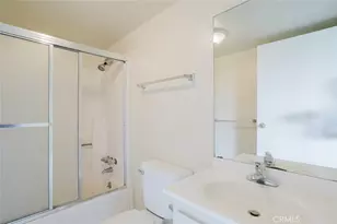 2250 N Fairview St, Burbank, CA 91504 - Photo 17