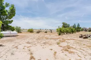 25320 Divinci Ave, Lancaster, CA 93536 - Photo 37