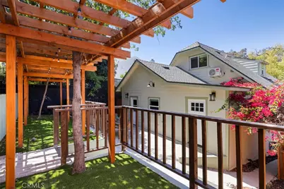 5850 Burwood Ave, Los Angeles, CA 90042 - Photo 31