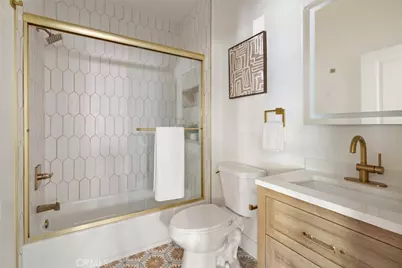 5850 Burwood Ave, Los Angeles, CA 90042 - Photo 21