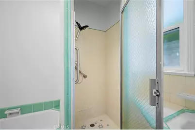 6723 Hazeltine, Van Nuys, CA 91405 - Photo 19