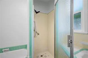 6723 Hazeltine, Van Nuys, CA 91405 - Photo 19