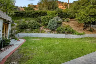 833 W Mountain, Glendale, CA 91202 - Photo 33