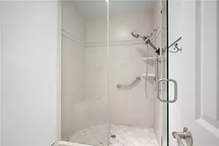 7800 Via Genova, Burbank, CA 91504 - Photo 17
