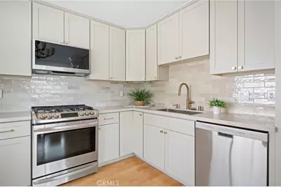7800 Via Genova, Burbank, CA 91504 - Photo 9