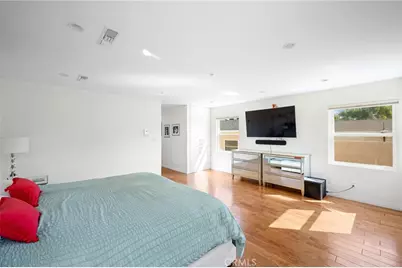 2040 W Kenneth Road, Glendale, CA 91201 - Photo 21
