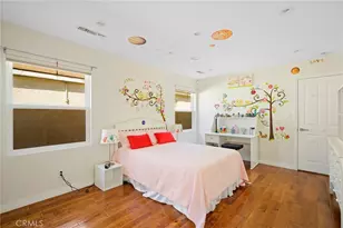 2040 W Kenneth Rd, Glendale, CA 91201 - Photo 27