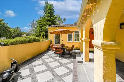 1102 Olmsted Drive, Glendale, CA 91202 - Photo 11