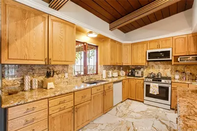 10768 Wheatland, Shadow Hills, CA 91040 - Photo 7
