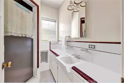 5438 Radford Avenue, Valley Village, CA 91607 - Photo 15