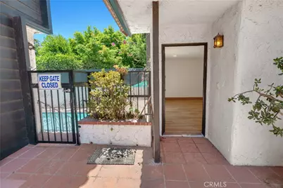 14332 Dickens Street #25, Sherman Oaks, CA 91423 - Photo 3