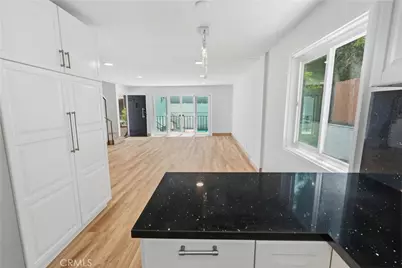 14332 Dickens Street #25, Sherman Oaks, CA 91423 - Photo 7