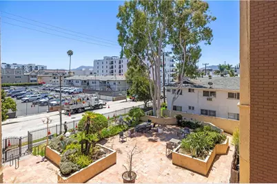 5143 Bakman Avenue #320, North Hollywood, CA 91601 - Photo 9