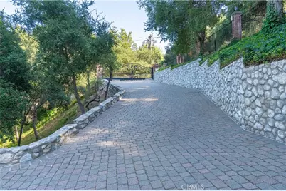 375 Berkshire Avenue, La Canada Flintridge, CA 91011 - Photo 69