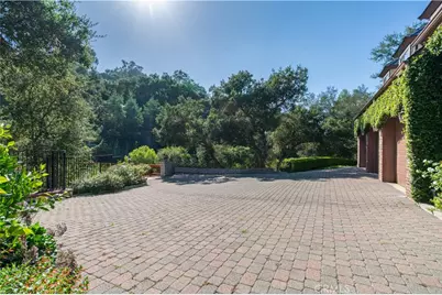375 Berkshire Avenue, La Canada Flintridge, CA 91011 - Photo 5