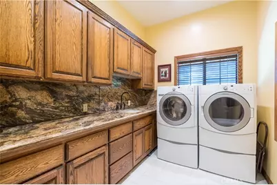 375 Berkshire Avenue, La Canada Flintridge, CA 91011 - Photo 61