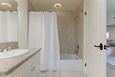 565 E San Jose #Ph1, Burbank, CA 91501 - Photo 29