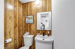 824 Stanford Rd, Burbank, CA 91504 - Photo 37