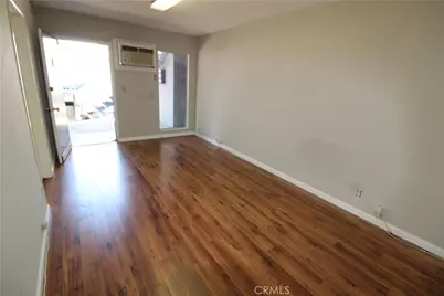 13735 Victory Boulevard #4, Van Nuys, CA 91401 - Photo 3