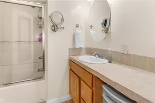 1232 E Elmwood Ave, Burbank, CA 91501 - Photo 21