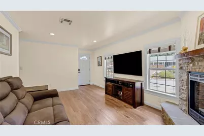 1232 E Elmwood Avenue, Burbank, CA 91501 - Photo 11