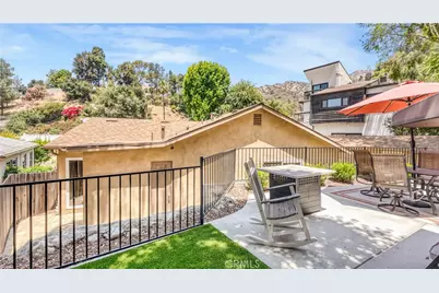 1232 E Elmwood Avenue, Burbank, CA 91501 - Photo 51