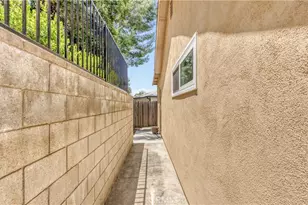 1232 E Elmwood Ave, Burbank, CA 91501 - Photo 43