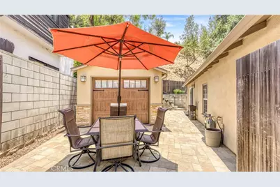1232 E Elmwood Avenue, Burbank, CA 91501 - Photo 35