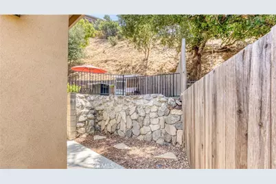 1232 E Elmwood Avenue, Burbank, CA 91501 - Photo 45