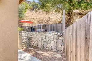 1232 E Elmwood Ave, Burbank, CA 91501 - Photo 45